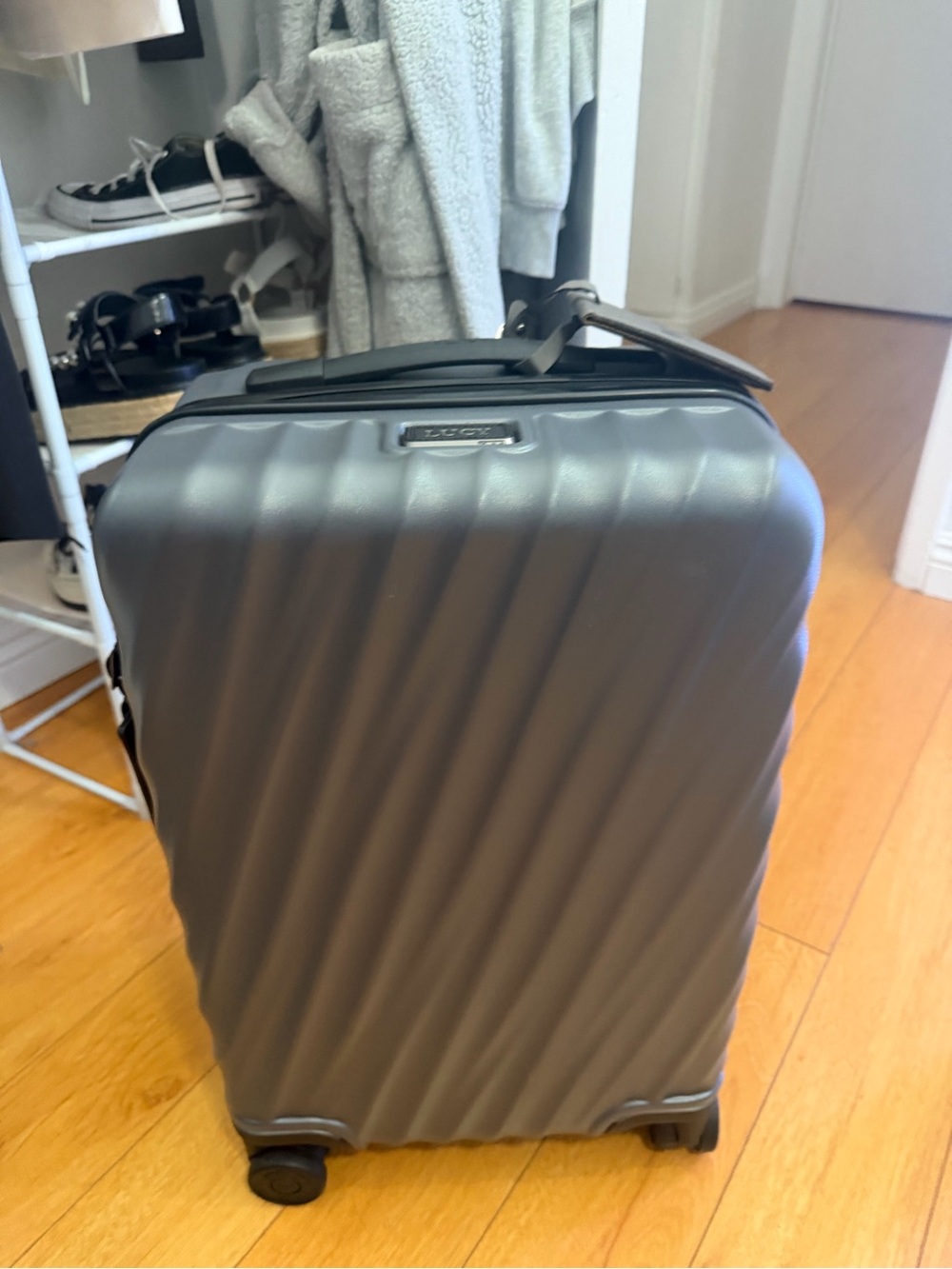 TumI Like new used 1 time sellingg ASAP - Picture 8 of 13